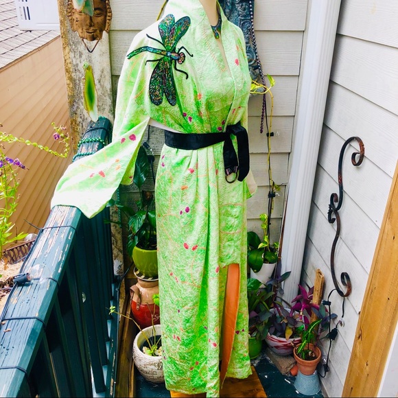 1970’s Vintage Kimono w Sequin Embellishment - Picture 3 of 7